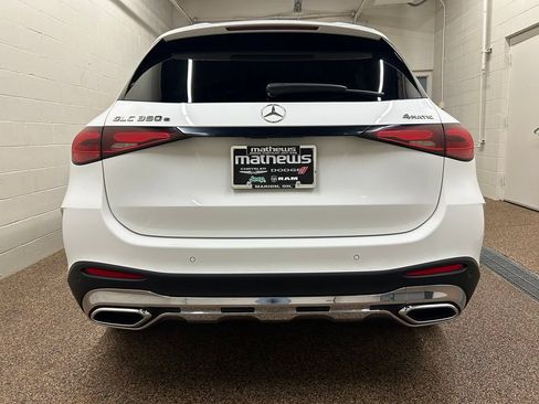 Used 2025 Mercedes-Benz GLC 350e 4MATIC image 3