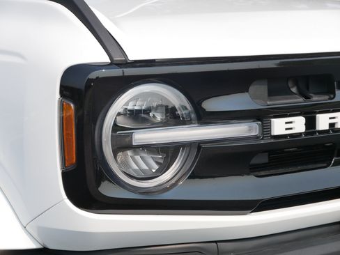 Used 2023 Ford Bronco Outer Banks AWD/4WD image 14