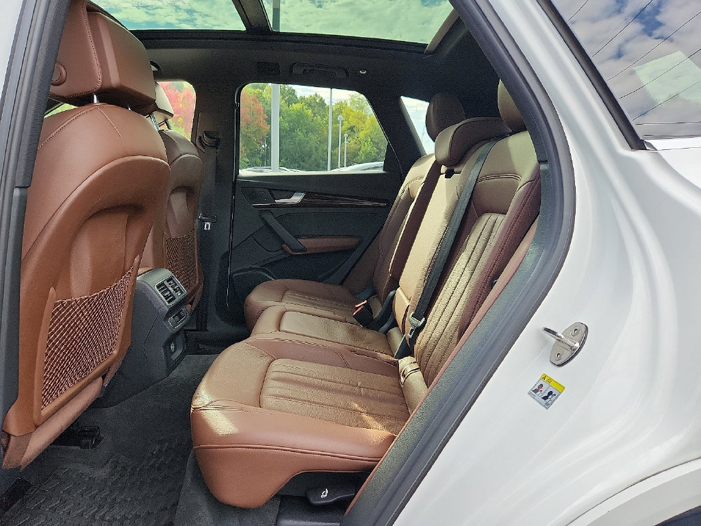 Used 2019 Audi Q5 2.0T Premium Plus w/ Convenience Package AWD/4WD image 16