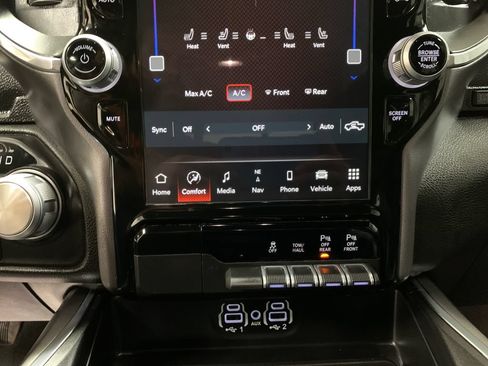 Used 2023 RAM 1500 Laramie AWD/4WD image 27