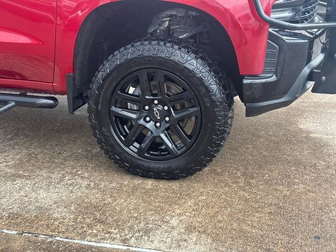 Used 2022 Chevrolet Silverado 1500 LT Trail Boss w/ Safety Package AWD/4WD image 7