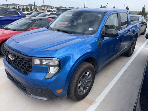 Used 2025 Ford Maverick XLT w/ Equipment Group 302A AWD/4WD image 1