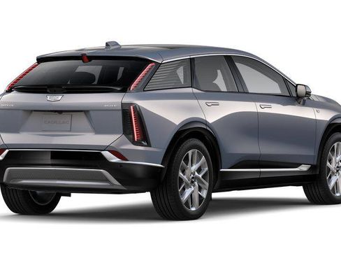 New 2026 Cadillac Optiq Luxury 2 image 64