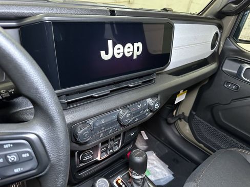 New 2026 Jeep Gladiator Sport image 26