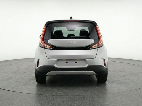Used 2025 Kia Soul LX w/ LX Technology Package FWD image 7