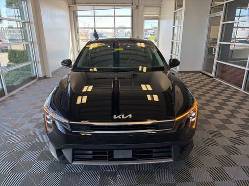Used 2025 Kia K4 EX image 2