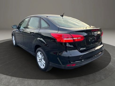 Used 2018 Ford Focus SE w/ Cold Weather Package image 10