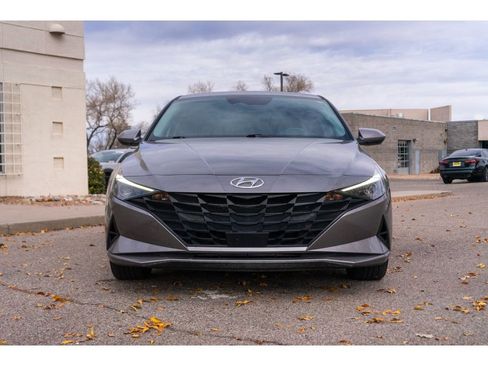 Used 2023 Hyundai Elantra SEL w/ Convenience Package image 2