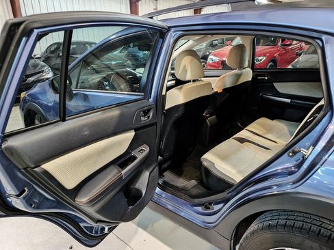 Used 2017 Subaru Crosstrek 2.0i Premium AWD/4WD image 17