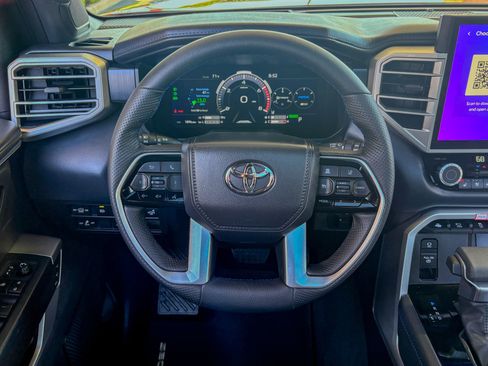 Used 2025 Toyota Sequoia Platinum AWD/4WD image 33