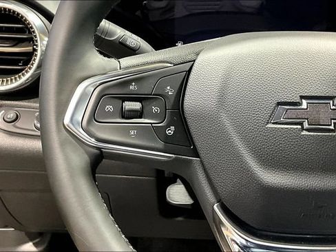 Used 2026 Chevrolet Trax ACTIV w/ Sunroof Package FWD image 11