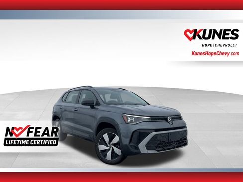 Used 2025 Volkswagen Taos S image 1