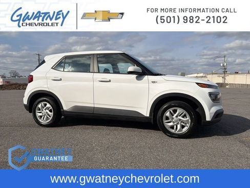 Used 2021 Hyundai Venue SE image 4