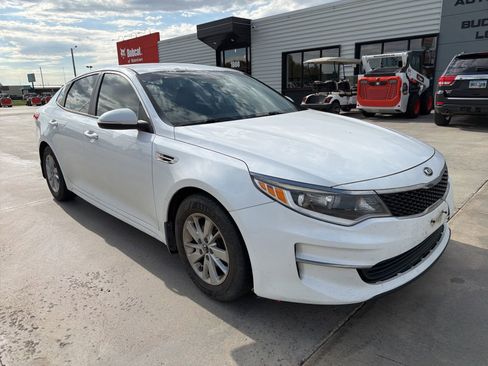 Used 2016 Kia Optima LX FWD image 2