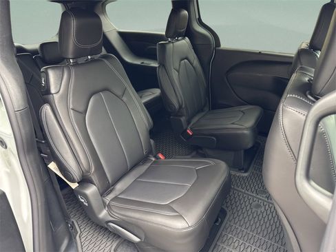 New 2026 Chrysler Voyager LX image 23