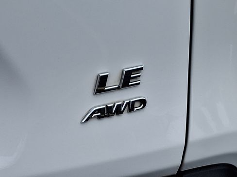 Used 2023 Toyota RAV4 LE AWD/4WD image 31