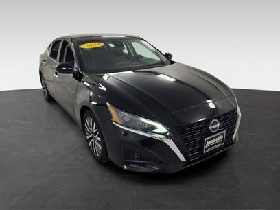 Used 2023 Nissan Altima 2.5 SV