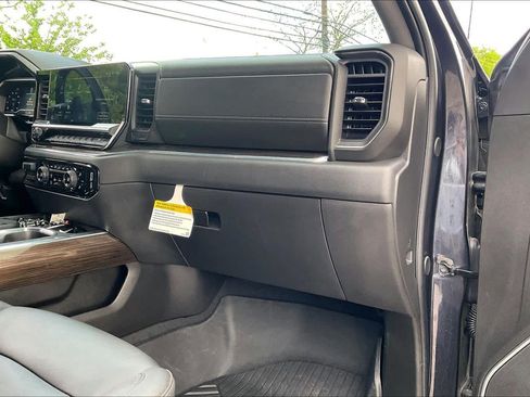 Used 2024 Chevrolet Silverado 1500 LT Trail Boss w/ LT Trail Boss Premium Package image 19