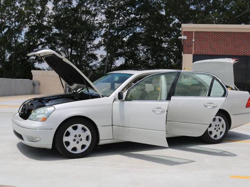Used 2001 Lexus LS 430 RWD image 80