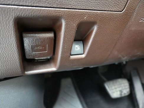 Used 2022 Toyota Highlander XLE image 27