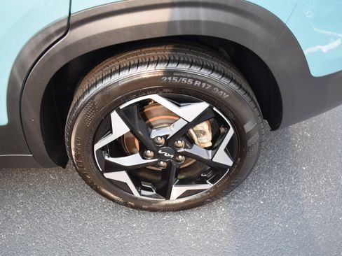 Used 2024 Kia Seltos EX image 7