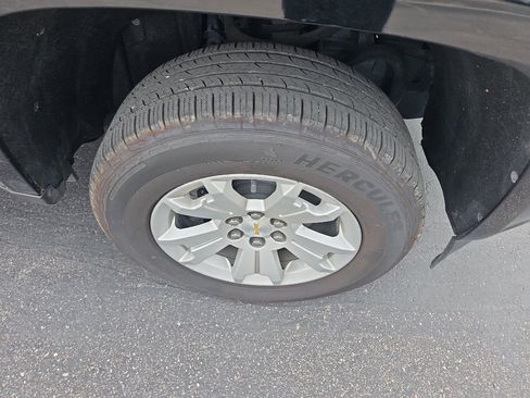 Used 2021 Chevrolet Colorado LT AWD/4WD image 9