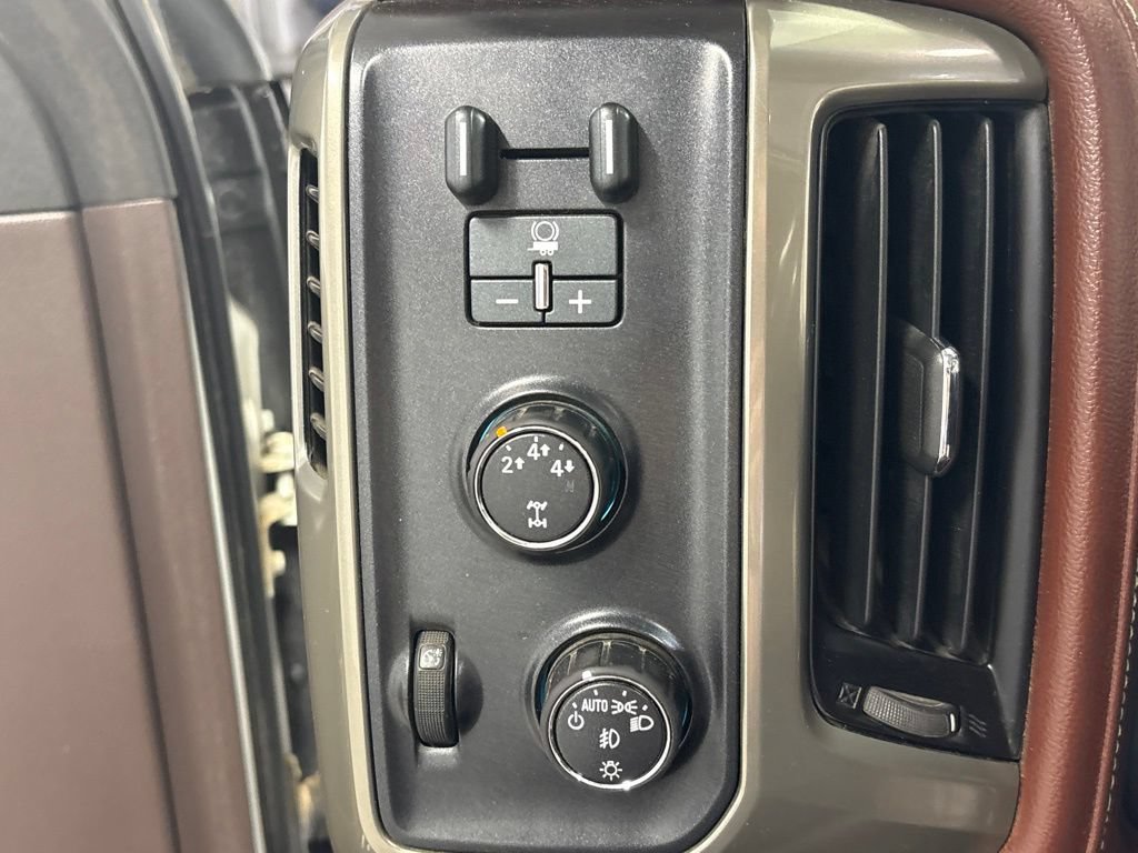 Used 2016 Chevrolet Silverado 2500 High Country w/ Duramax Plus Package AWD/4WD image 18
