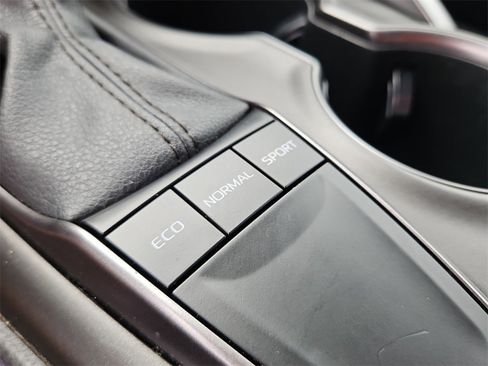 Used 2023 Toyota Camry SE image 24