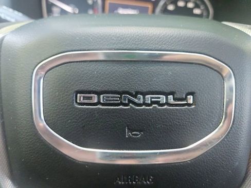Used 2021 GMC Yukon Denali w/ Denali Premium Package AWD/4WD image 9