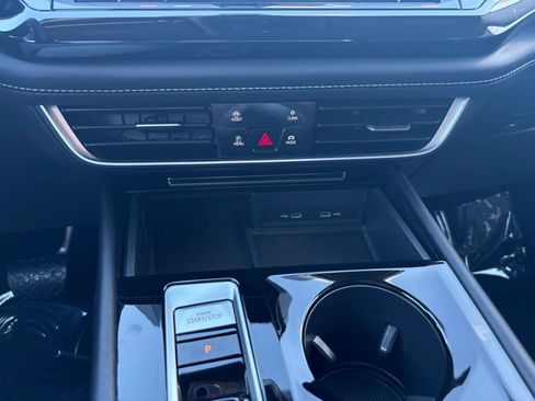 Used 2024 Volkswagen Atlas SE image 24