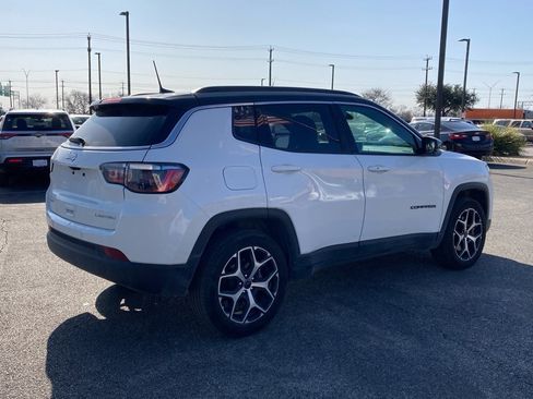 Used 2025 Jeep Compass Limited image 5