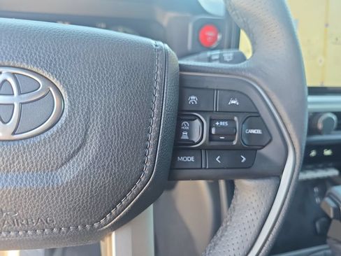Used 2026 Toyota 4Runner TRD Off-Road Premium AWD/4WD image 18