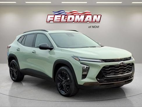 Used 2025 Chevrolet Trax ACTIV w/ Sunroof Package FWD image 8