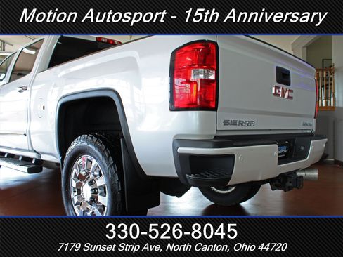 Used 2019 GMC Sierra 2500 Denali w/ Duramax Plus Package AWD/4WD image 8