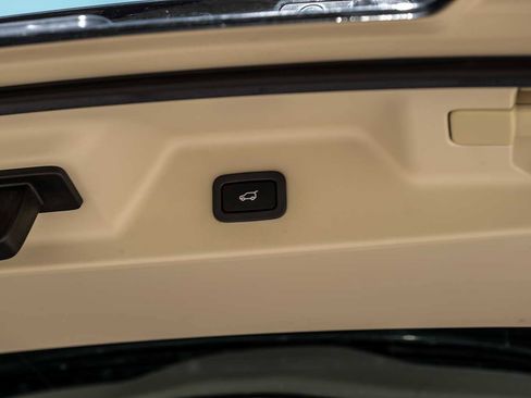 Used 2019 Land Rover Range Rover Long Wheelbase Supercharged image 57