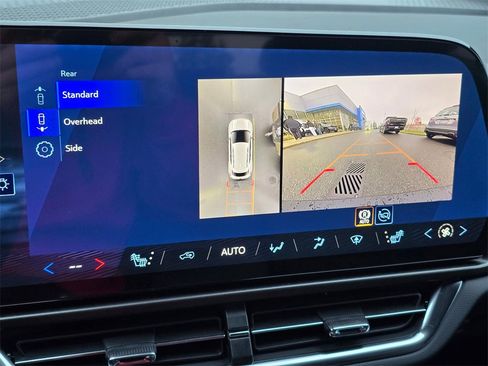 New 2026 Chevrolet Equinox EV LT image 27