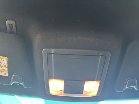 Used 2016 Ford Explorer XLT image 25