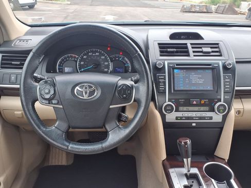 Used 2012 Toyota Camry XLE w/ Convenience Pkg FWD image 5