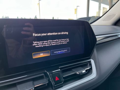 Used 2025 Chevrolet TrailBlazer LT w/ Driver Confidence Package image 21