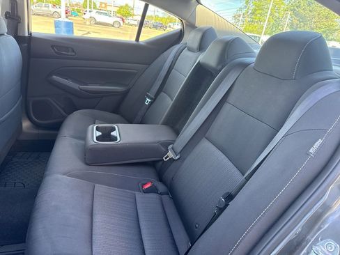 Used 2025 Nissan Altima 2.5 SV FWD image 10