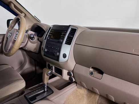 Used 2013 Nissan Frontier SV image 27