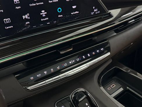 Used 2021 Cadillac Escalade ESV Sport AWD/4WD image 22