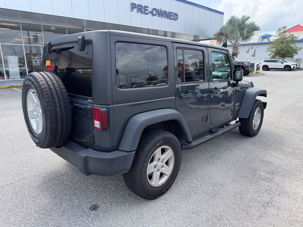 Used 2018 Jeep Wrangler Unlimited Sport S AWD/4WD image 3