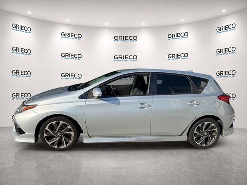 Used 2018 Toyota Corolla iM FWD image 4