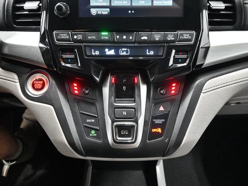 Used 2019 Honda Odyssey EX-L image 17