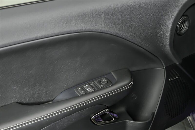 Used 2016 Dodge Challenger SRT Hellcat RWD image 13