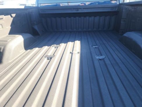 Used 2023 Chevrolet Silverado 2500 Custom w/ Custom Value Package image 17