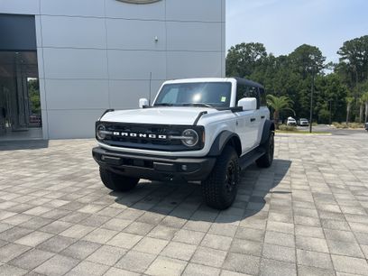 New 2026 Ford Bronco Outer Banks w/ Sasquatch Package