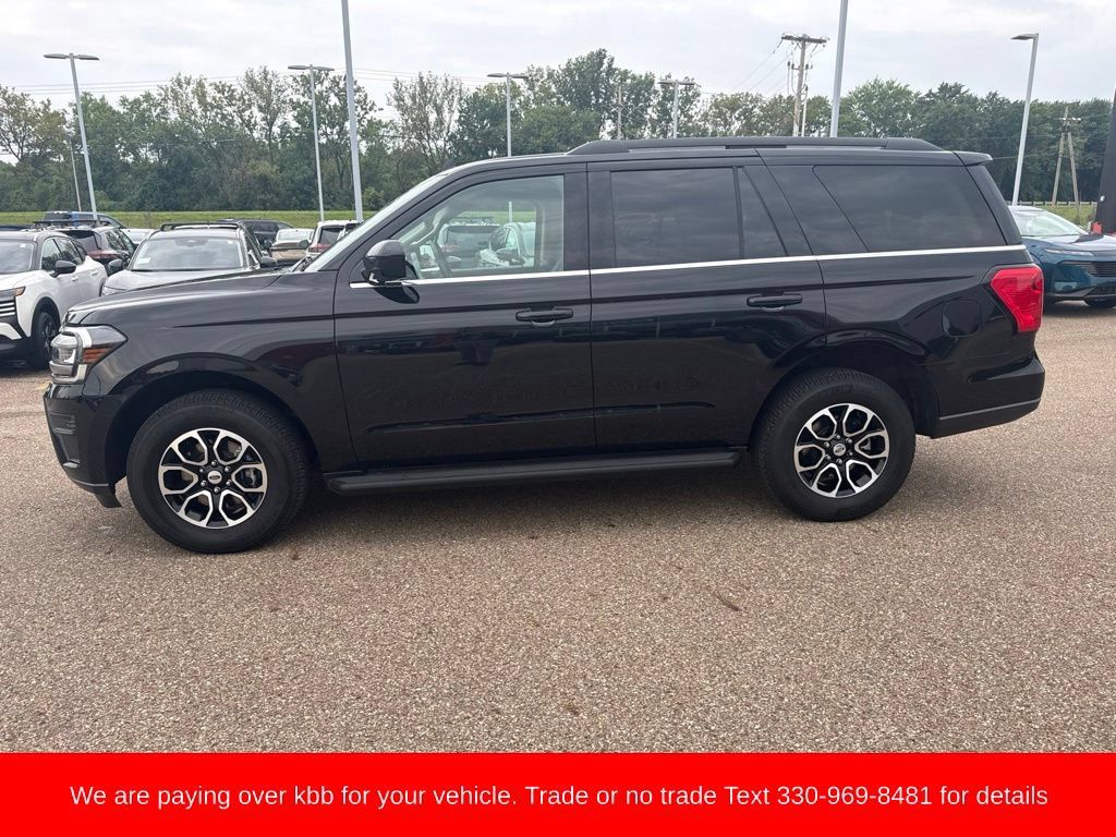 Used 2024 Ford Expedition XLT AWD/4WD image 5