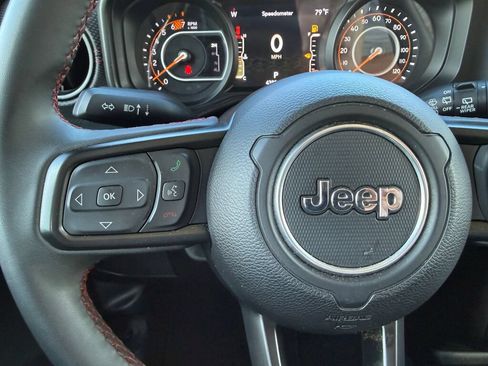 Used 2024 Jeep Wrangler Unlimited Rubicon AWD/4WD image 15